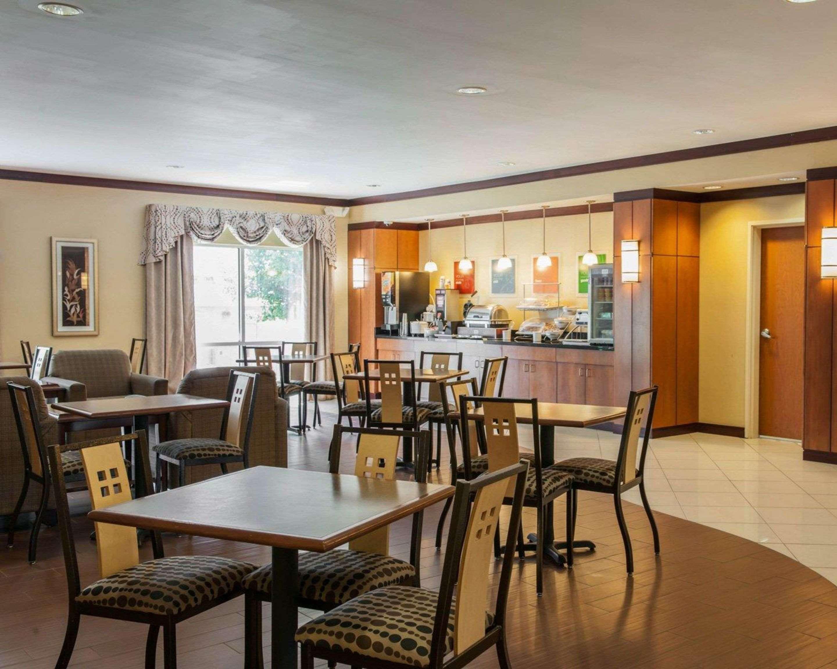Comfort Hotel 3*